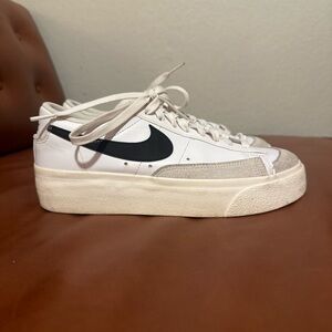 Nike blazer low platform